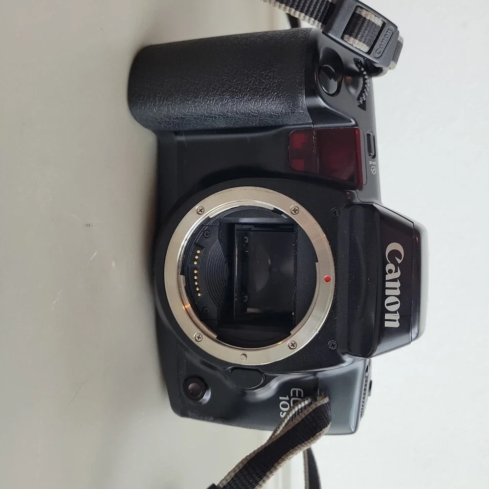 Canon EOS 10S 35mm SLR Camera   35-135mm 1:4-5.6 Lens Tested Bundle